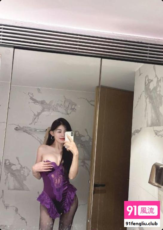 腿长腰细胸大Lisa